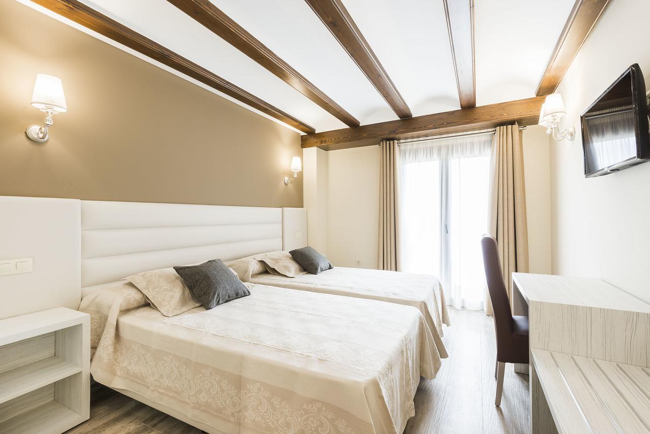 Hotel Atiana 아바라신 외부 사진